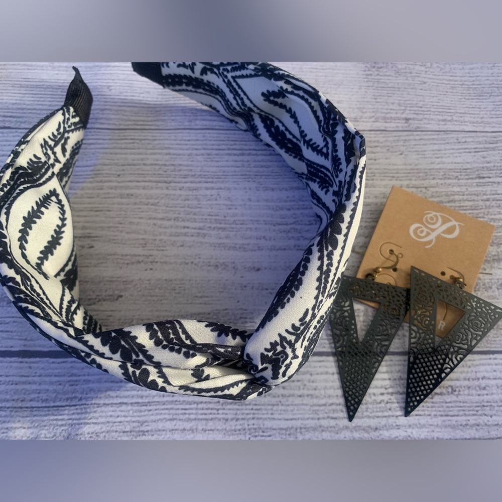 Black and White Patterned Headband + Black Drop Earrings
NWOT